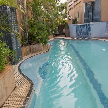 Peermont Mondior Hotel Gaborone Bagian luar foto