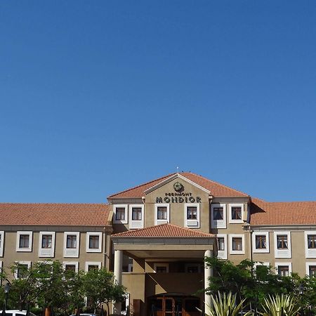 Peermont Mondior Hotel Gaborone Bagian luar foto