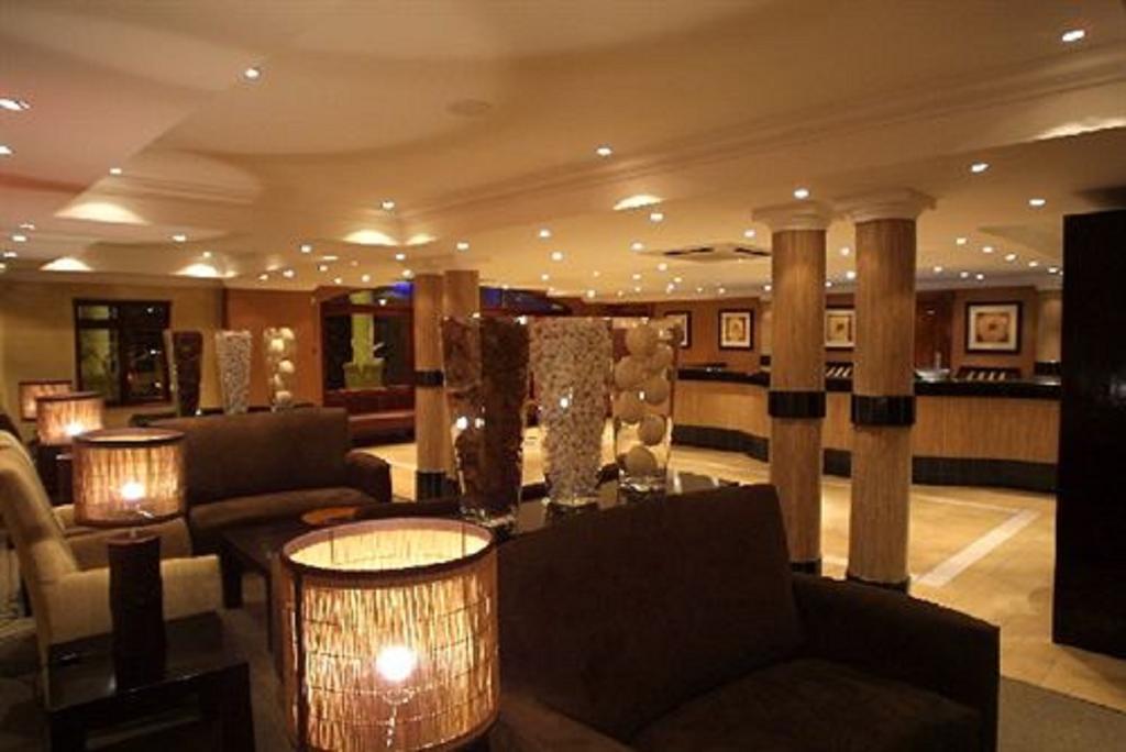 Peermont Mondior Hotel Gaborone Bagian luar foto
