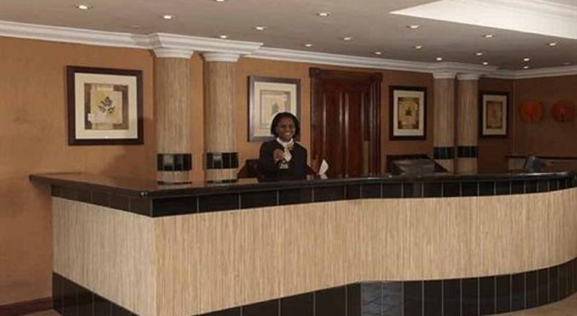 Peermont Mondior Hotel Gaborone Bagian luar foto