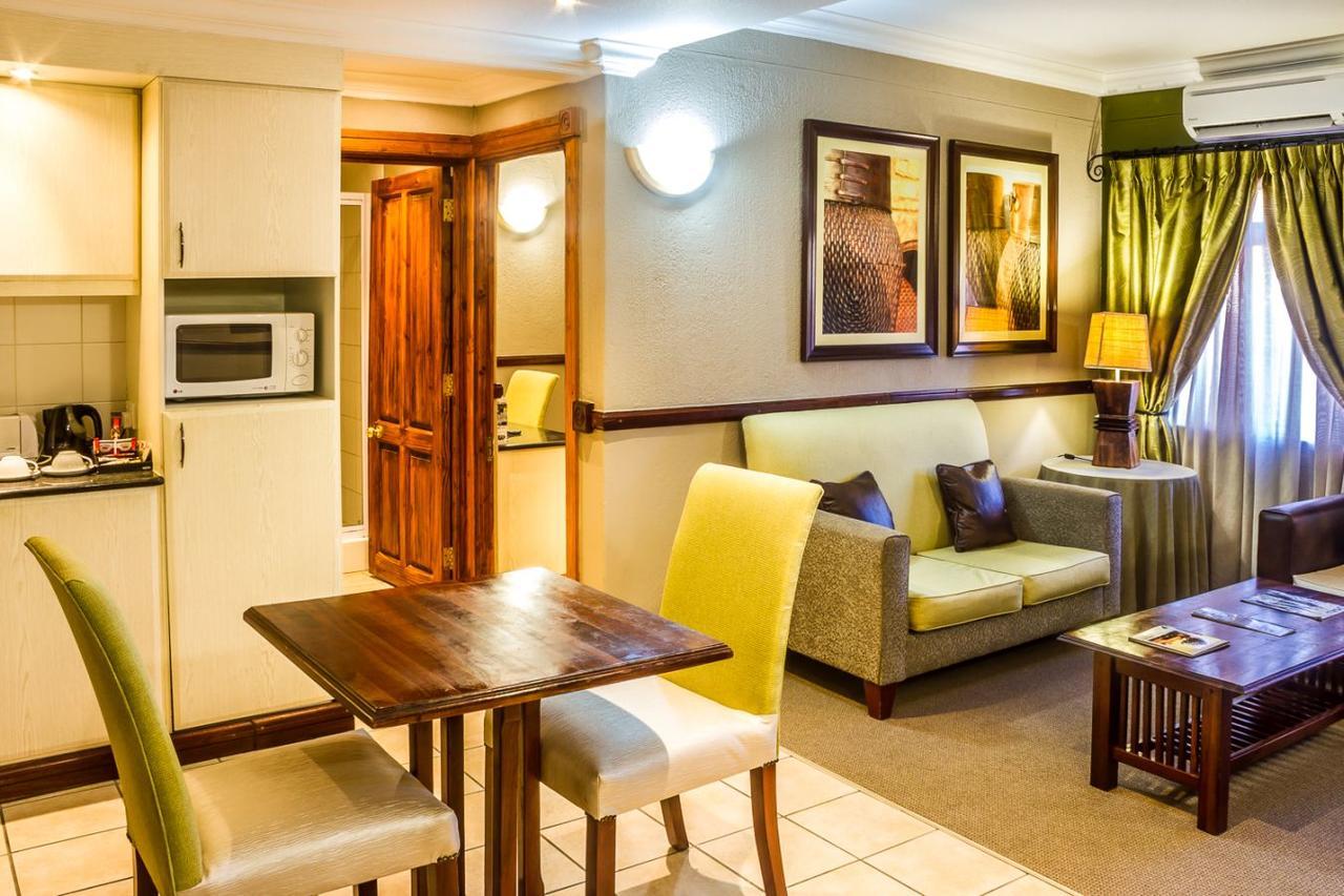 Peermont Mondior Hotel Gaborone Bagian luar foto