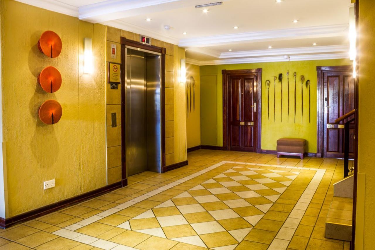 Peermont Mondior Hotel Gaborone Bagian luar foto