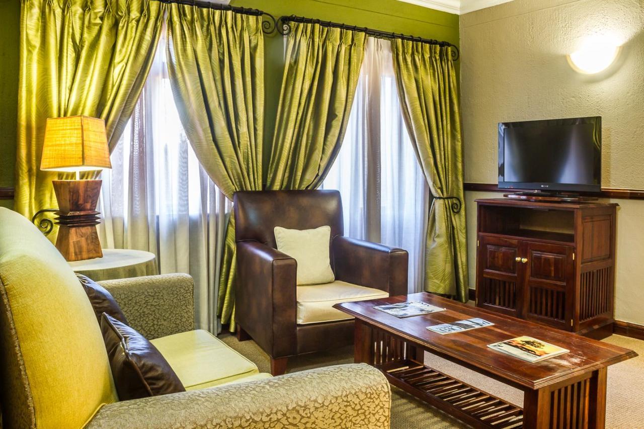 Peermont Mondior Hotel Gaborone Bagian luar foto