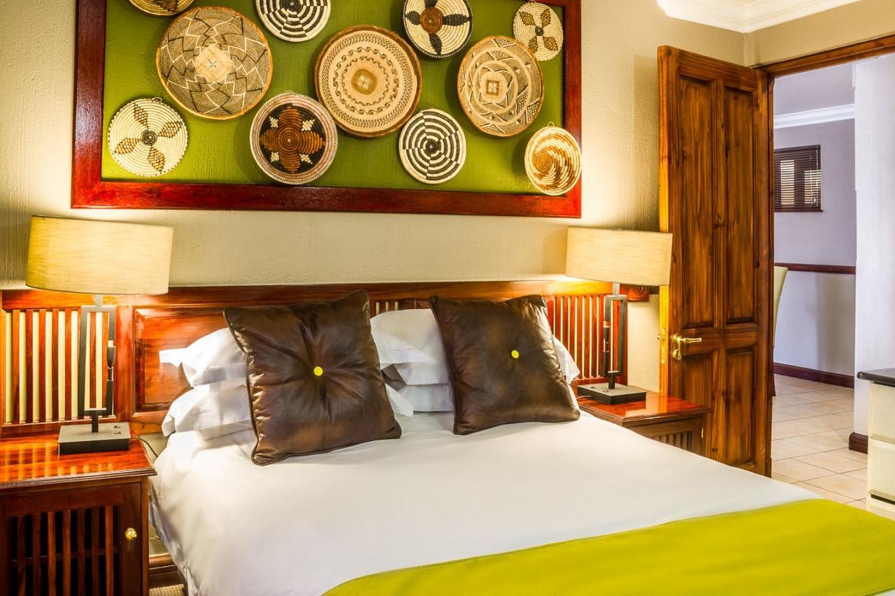 Peermont Mondior Hotel Gaborone Bagian luar foto