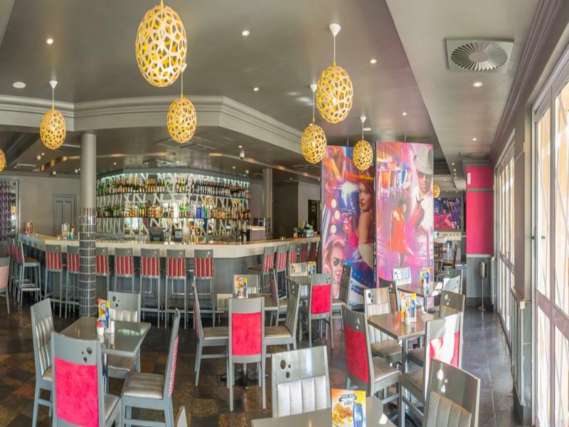 Peermont Mondior Hotel Gaborone Bagian luar foto