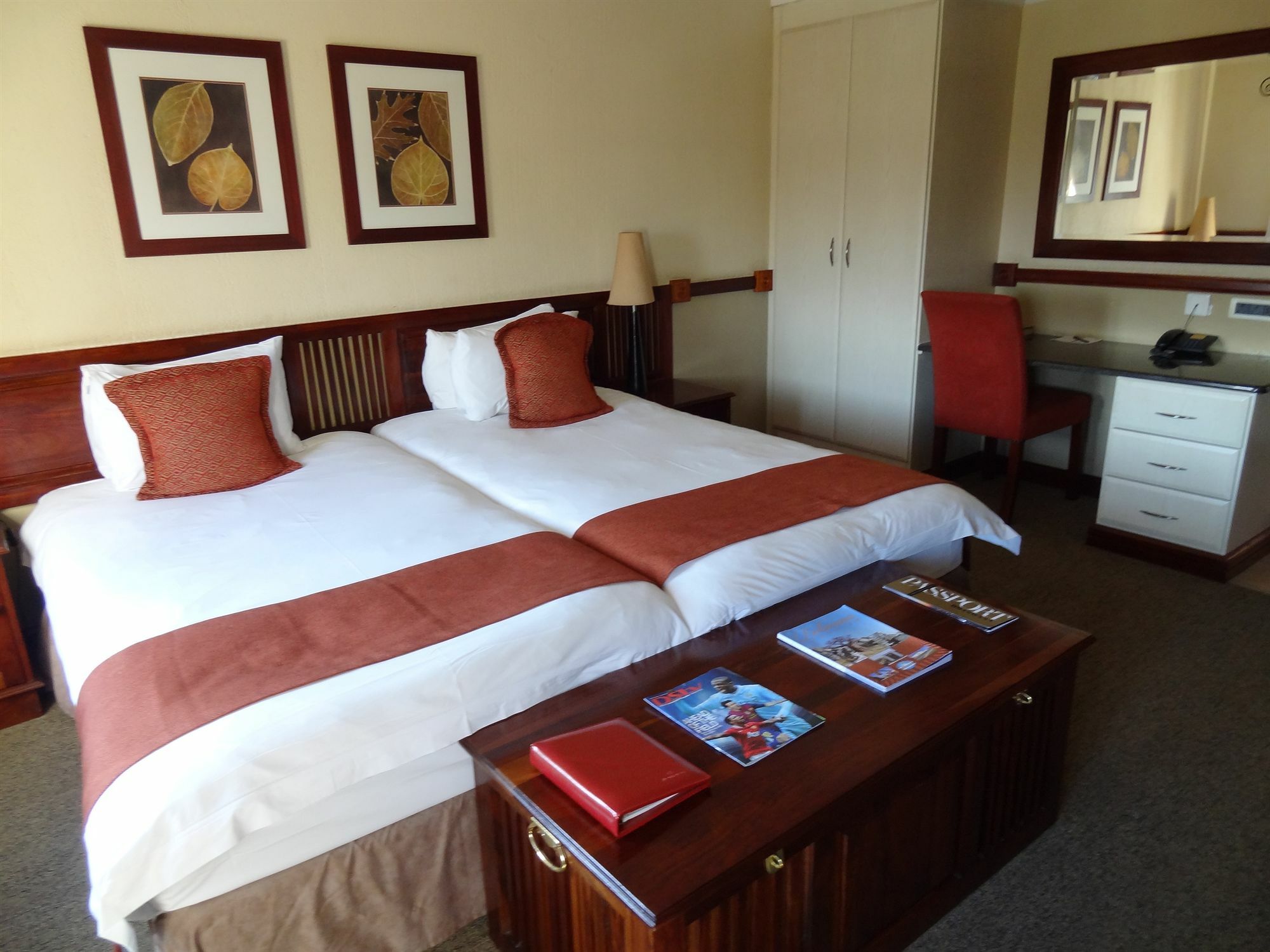 Peermont Mondior Hotel Gaborone Bagian luar foto