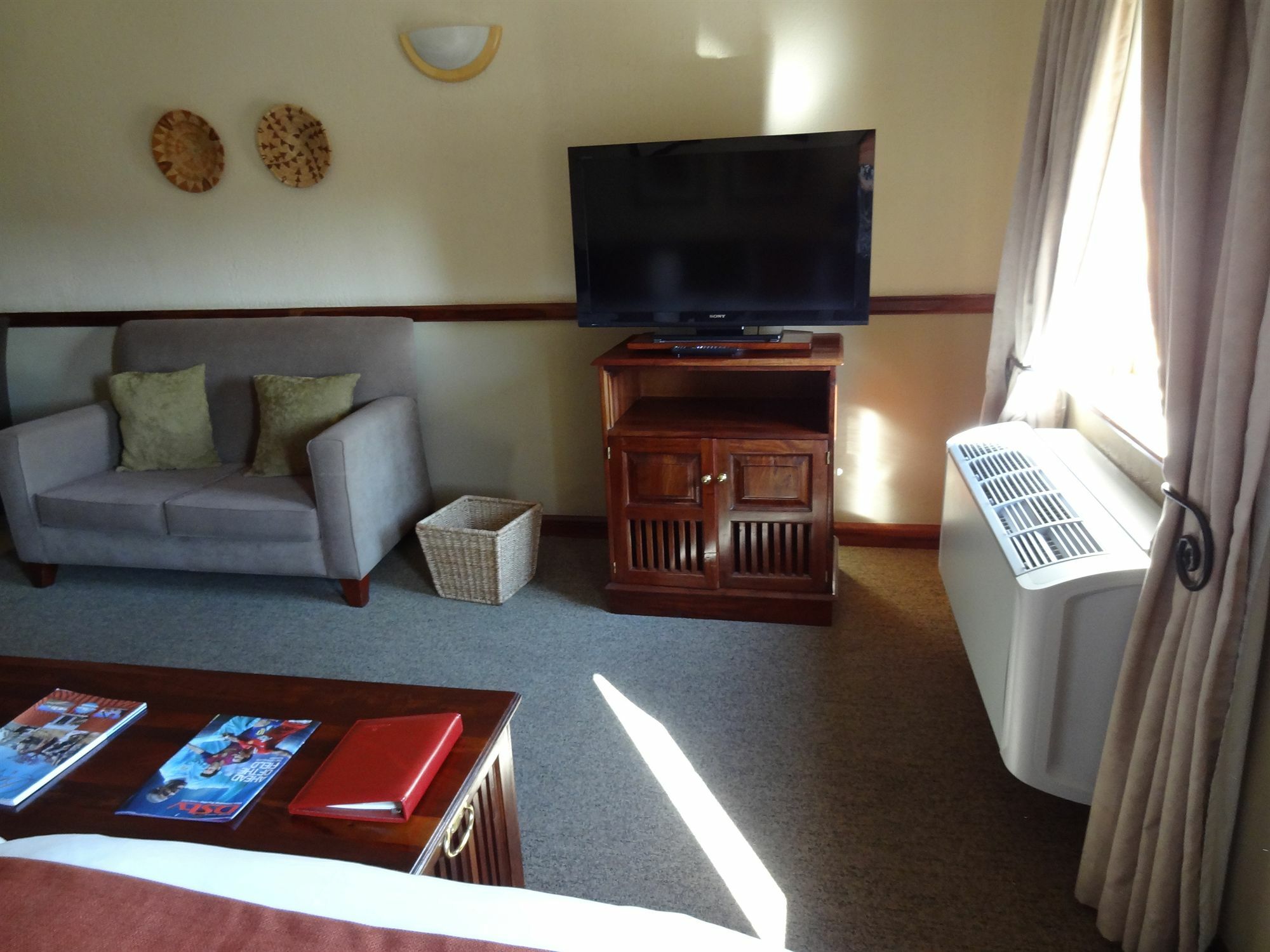 Peermont Mondior Hotel Gaborone Bagian luar foto