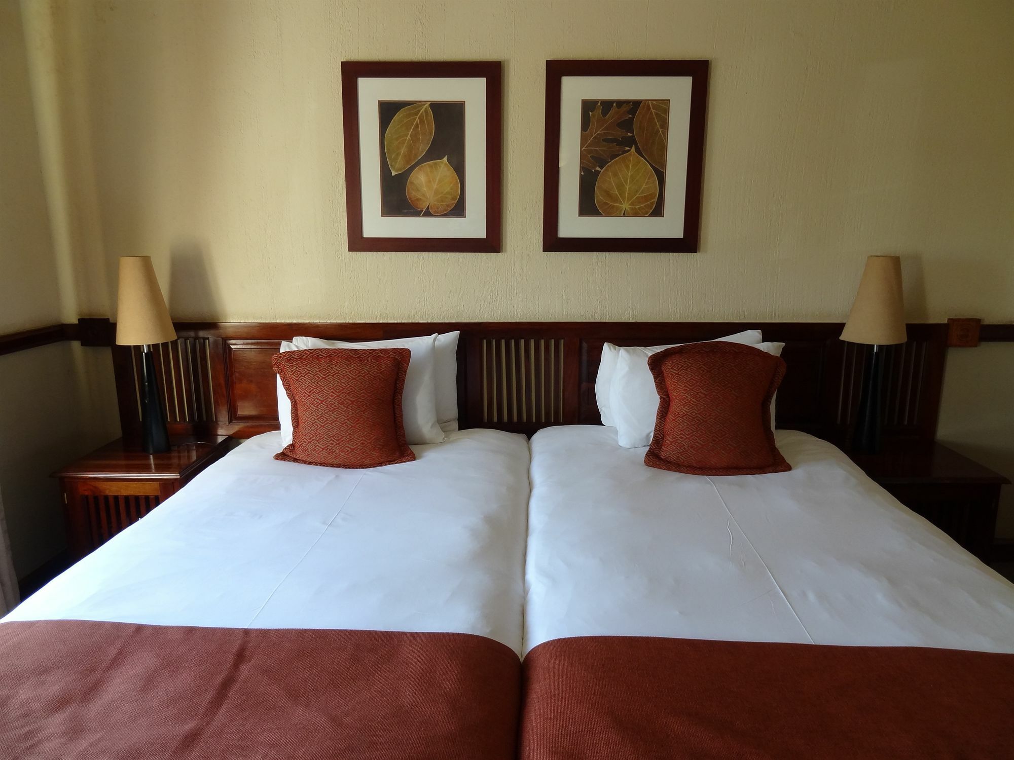 Peermont Mondior Hotel Gaborone Bagian luar foto